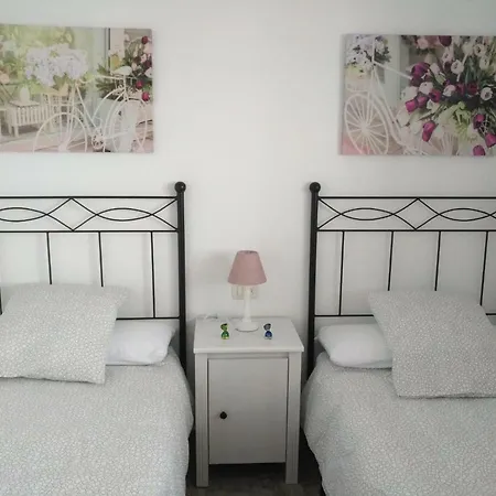 Casa Corina. Primera Linea De Mar Hébergement de vacances