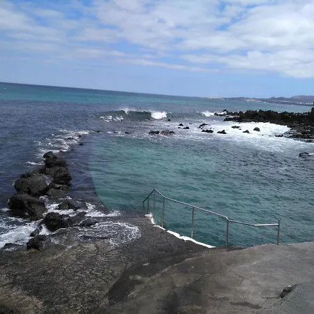Casa Corina. Primera Linea De Mar Hébergement de vacances Punta Mujeres